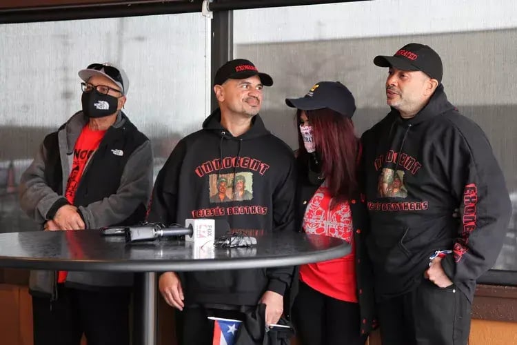 DeJesus-Brothers-and-parents2-4c816b75d6644fa2ab51b790dbc8f8be