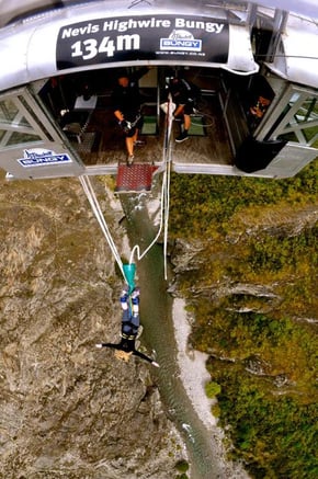 katy-ogrady-bungee-jumping-in-new-zealand.jpg